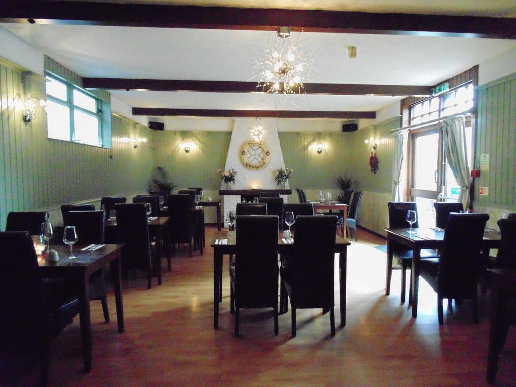 Cedar Inn Единбург Екстер'єр фото