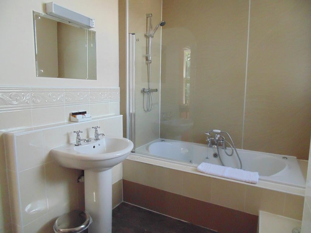 Cedar Inn Единбург Екстер'єр фото