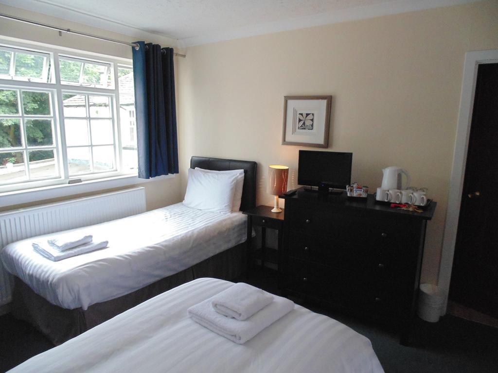 Cedar Inn Единбург Екстер'єр фото