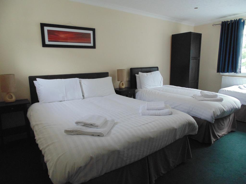 Cedar Inn Единбург Екстер'єр фото