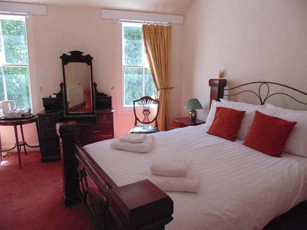 Cedar Inn Единбург Екстер'єр фото