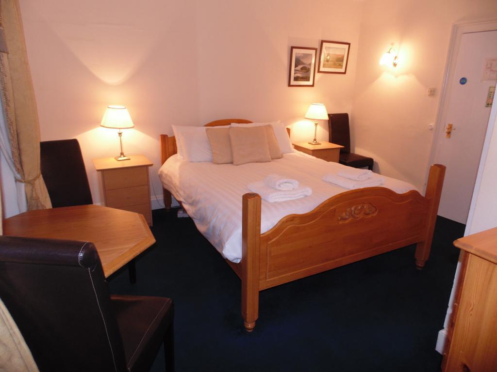 Cedar Inn Единбург Екстер'єр фото