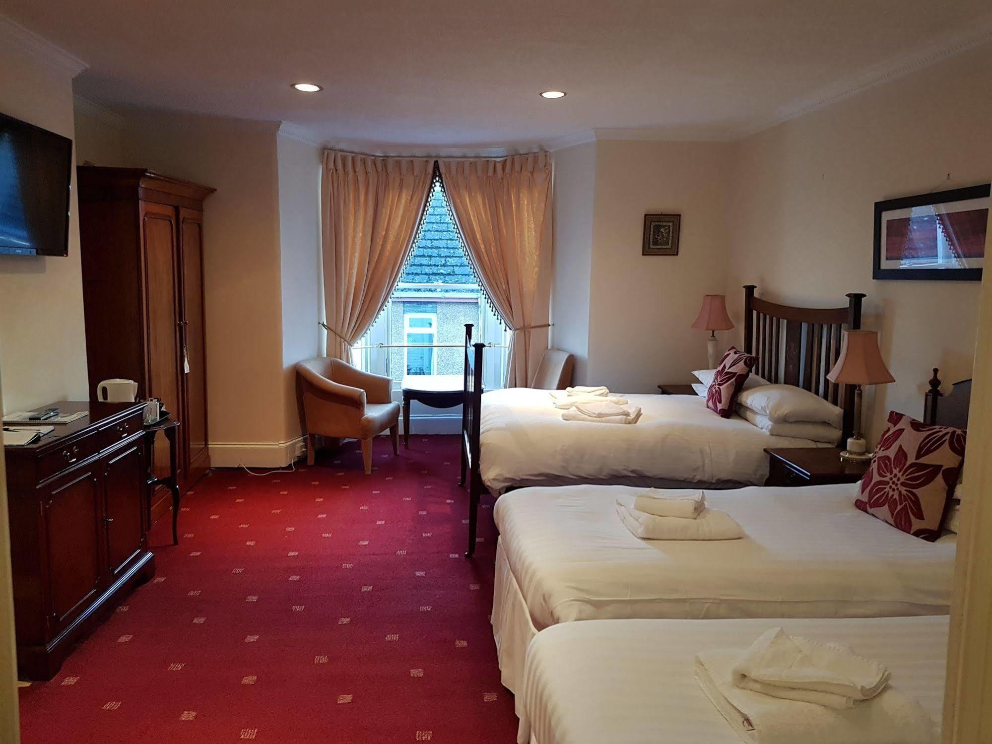 Cedar Inn Единбург Екстер'єр фото